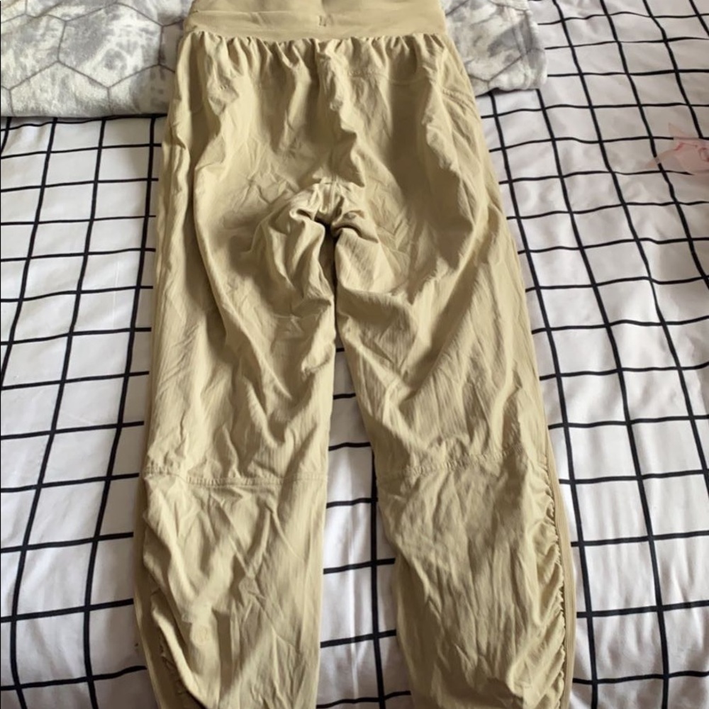 Lululemon khaki joggers